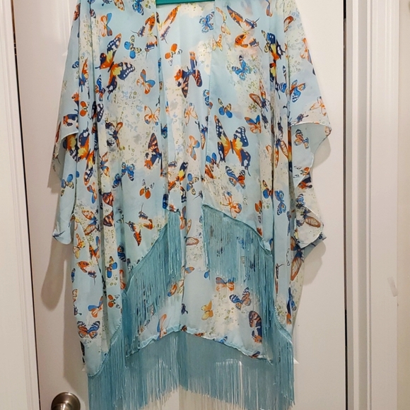 Tops - Gorgeous butterfly kimono
